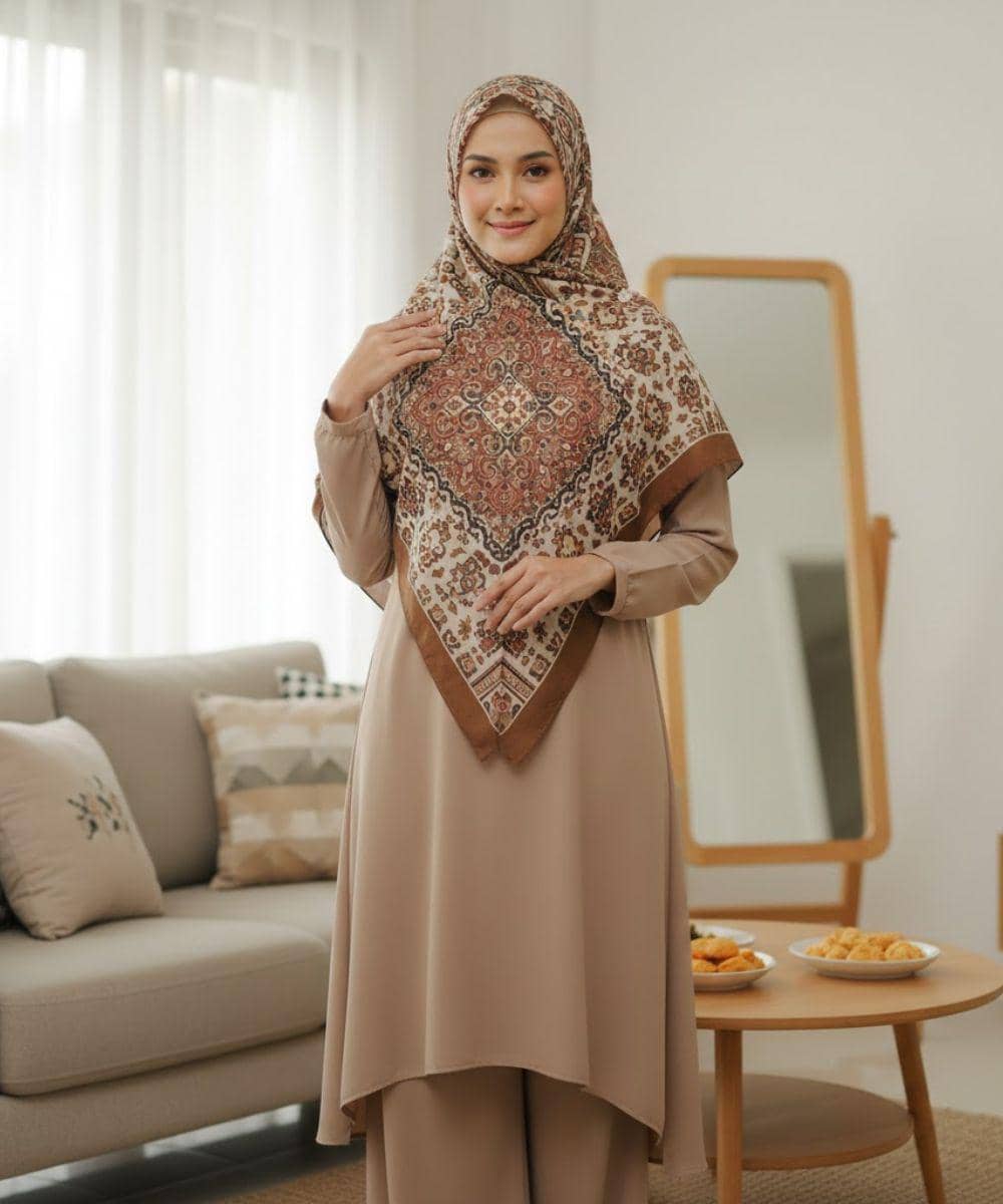 7 Rekomendasi Pashmina Motif Terbaru untuk Bukber