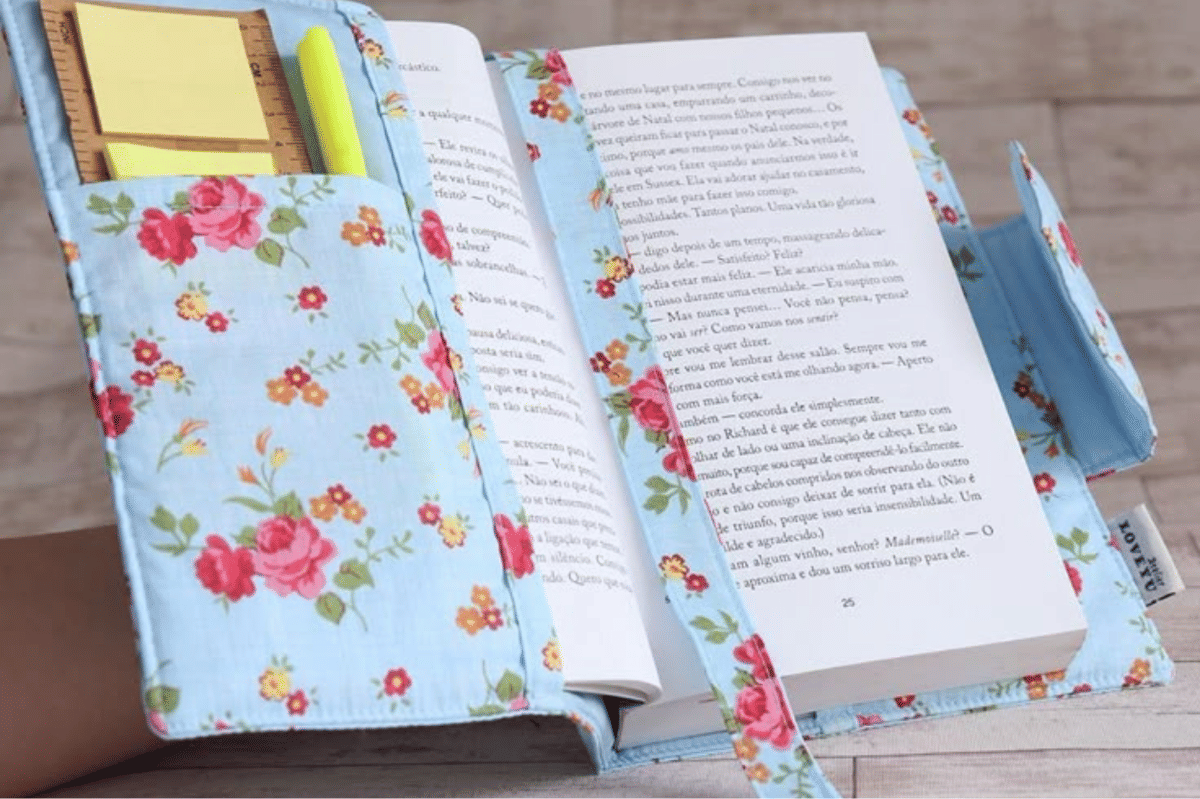 Alodita Kasih Tips Menyampul Buku ala Jepang, Praktis dan Estetik!