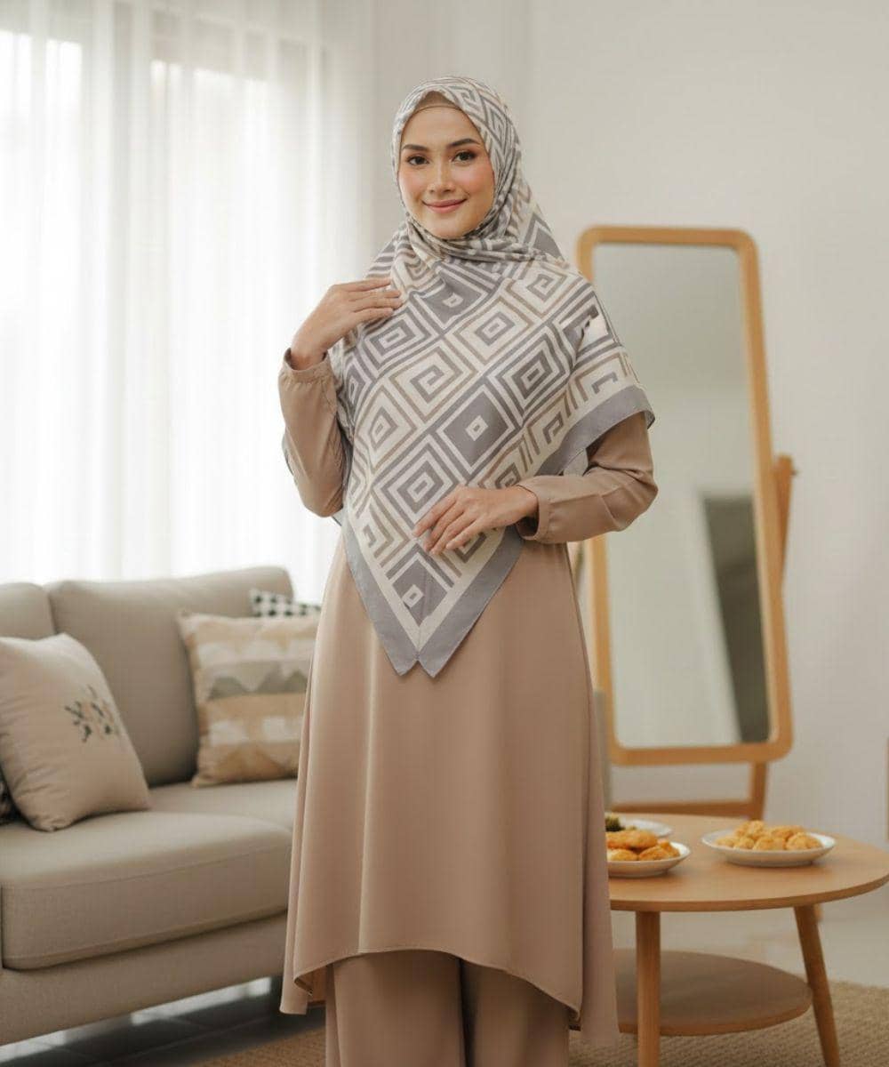 7 Rekomendasi Pashmina Motif Terbaru untuk Bukber