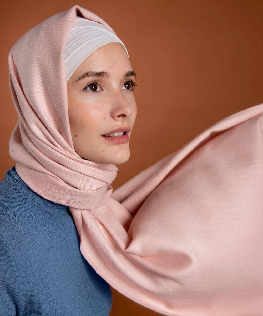 7 Tips Memilih Pashmina dan Scarf Sesuai Bentuk Wajah