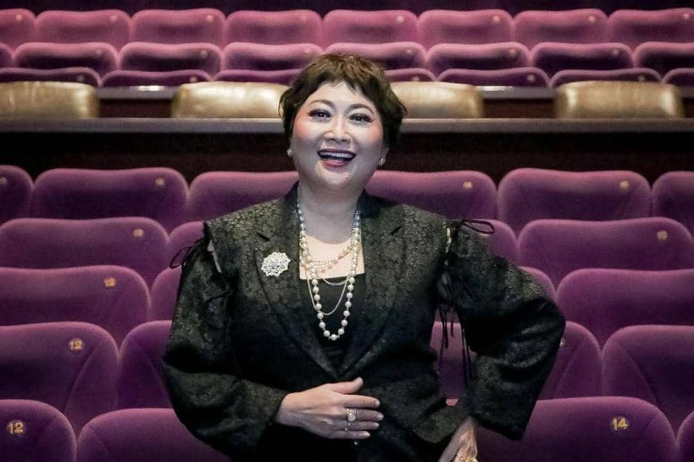 Profil dan Biodata Indy Barends, Presenter Ikonik Hiburan Tanah Air.jpg