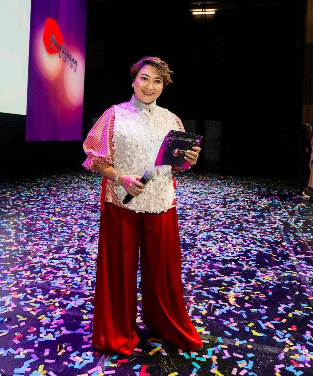 Profil dan Biodata Indy Barends, Presenter Ikonik Hiburan Tanah Air (3).jpg