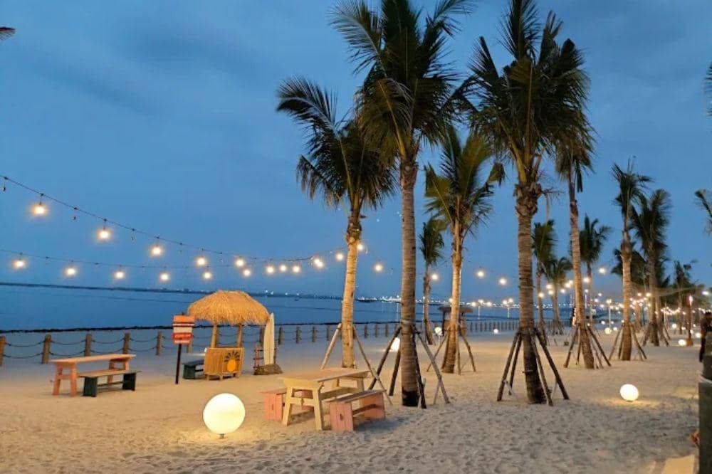 5 Tempat Makan Halal di PIK 2, Ada Pemandangan Pasir Putih