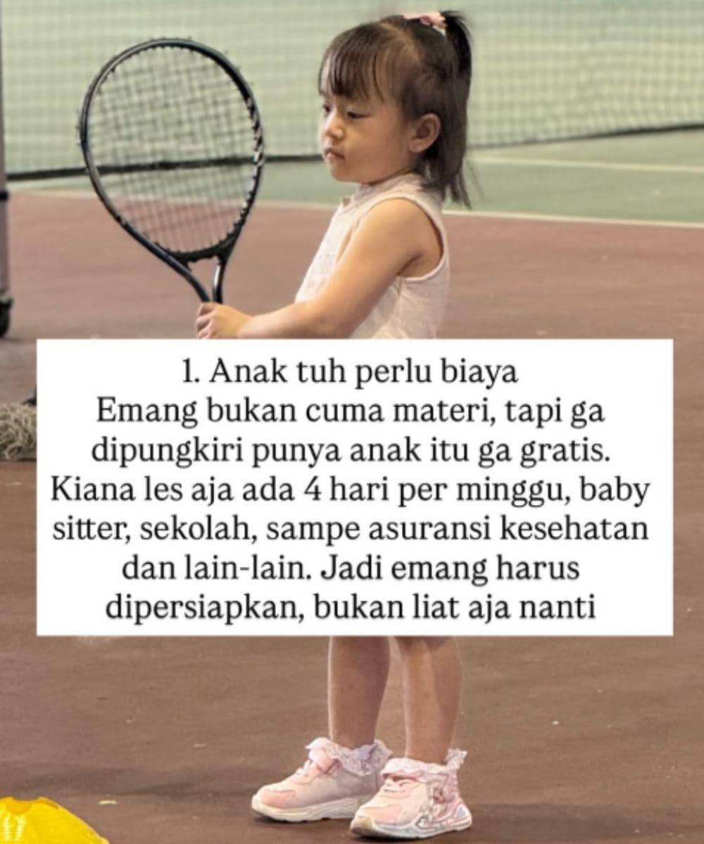 Nikmati Momen Bertiga, Ken & Grat Belum Rencana Tambah Momongan.jpg