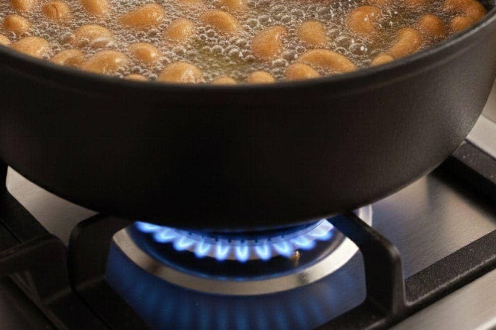 6 Cara Menggoreng Kacang Mete agar Renyah dan Tidak Gosong (3).jpg