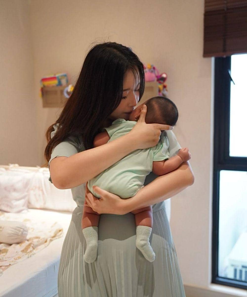 Vior Alami Baby Blues sampai Takut Gendong Anak 