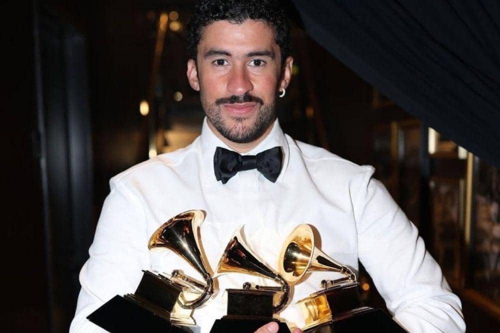 8 Lagu Cinta Bad Bunny COVER