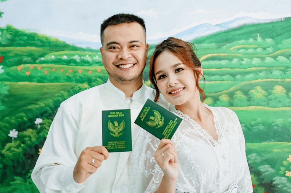 Resmi! Reza SMASH dan Santi Febrianti Menikah di KUA 1.png