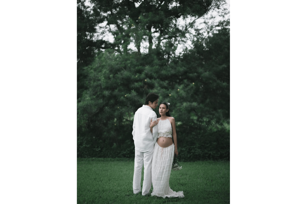 Foto Shenina Cinnamon Pamer Baby Bump 1.png