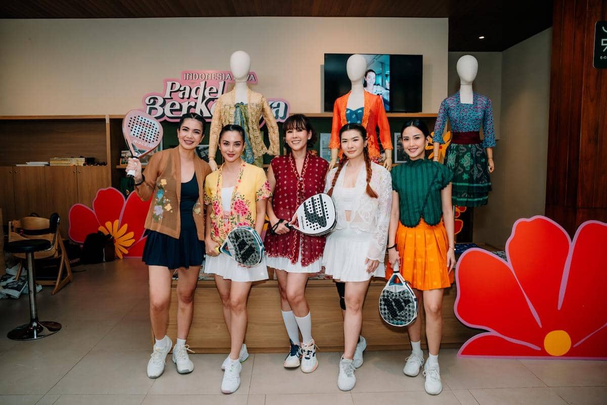 (ki-ka) Ola Harika, Ririn Ekawati, Renitasari Adrian, Anastasia Siantar, Noi Aswari.jpg