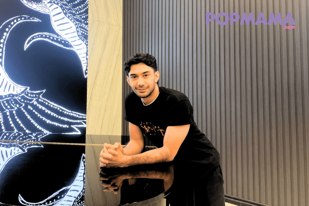 Sempat Menolak, Ini Alasan Reza Rahadian Akhirnya Main Film Suzzanna (8).png