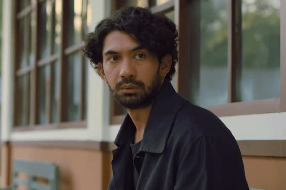 Sempat Menolak, Ini Alasan Reza Rahadian Akhirnya Main Film Suzzanna (3).png