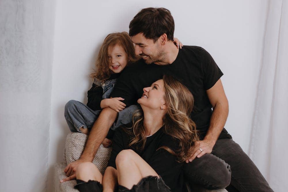 ilustrasi papa dan anak perempuan