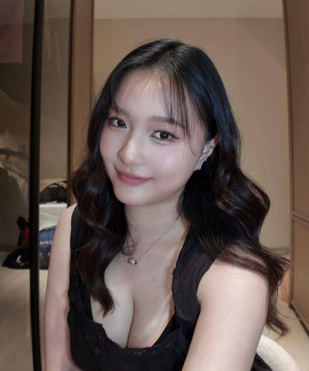 Selfie setelah Jadi Mama, Ini Julukan Netizen untuk Vior (5).jpg