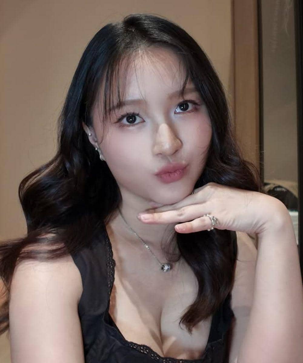 Selfie setelah Jadi Mama, Ini Julukan Netizen untuk Vior (4).jpg