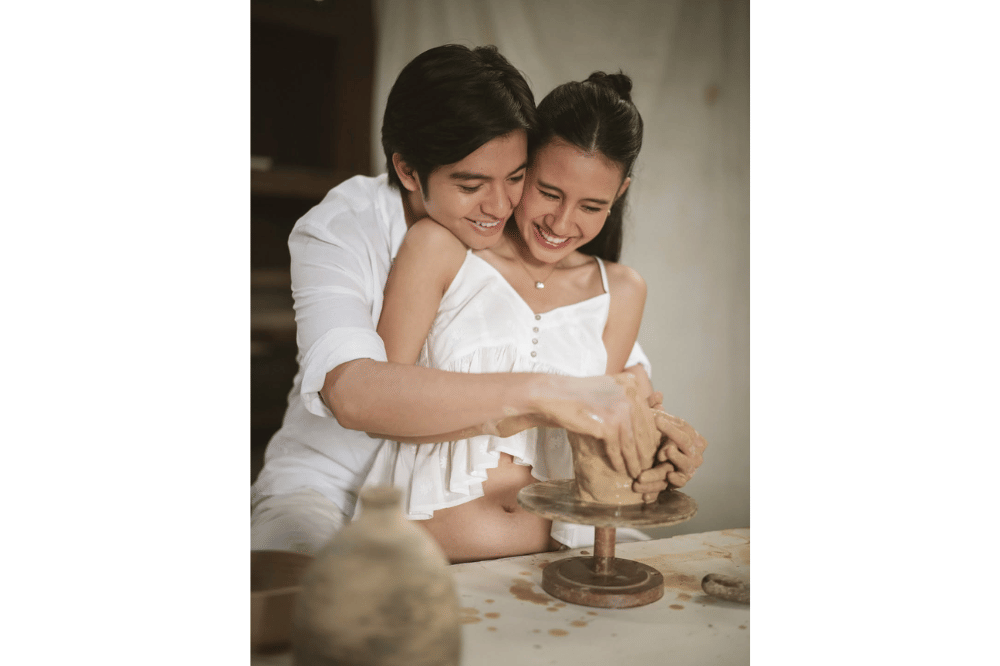 Foto Maternity Shenina Cinnamon dengan Angga Yunanda 3.png