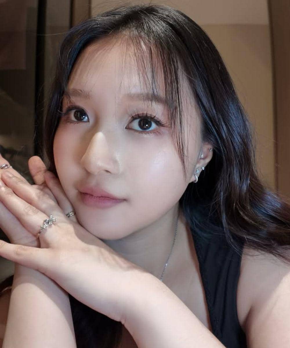 Selfie setelah Jadi Mama, Ini Julukan Netizen untuk Vior (1).jpg