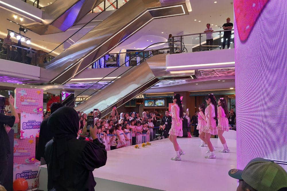 Penampilan Glitter di acara Popmama Birthday Bash 2026