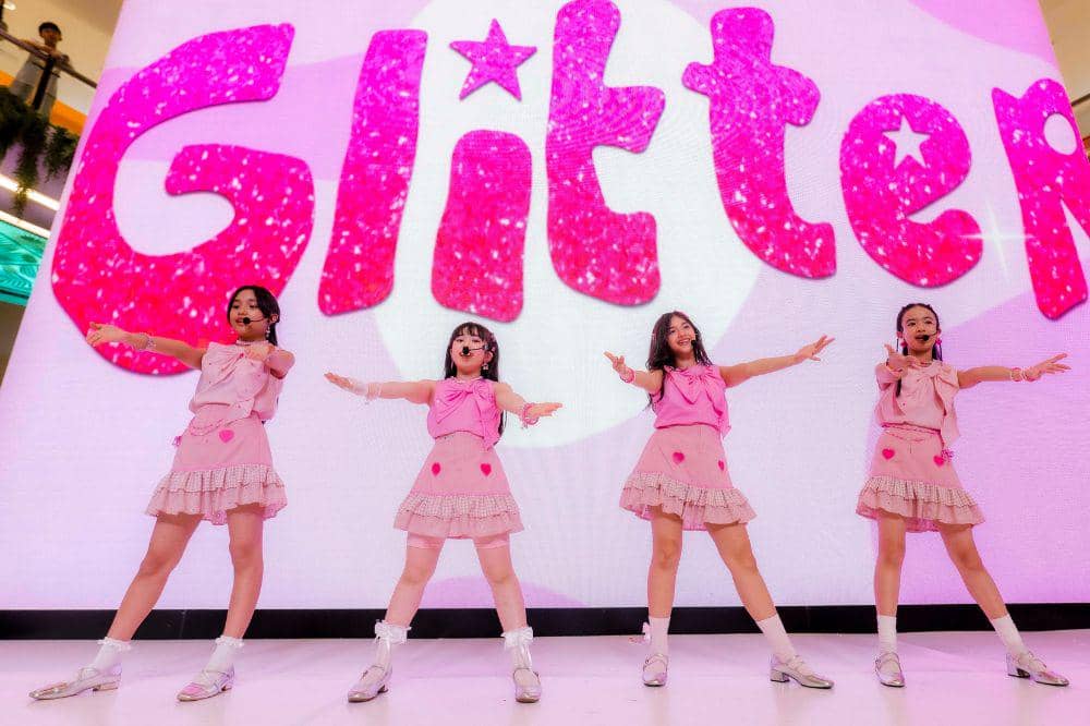 Glitter di acara Popmama Birthday Bash 2026