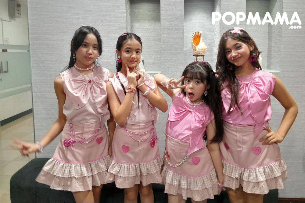 Persiapan Glitter sebelum tampil di acara Popmama Birthday Bash 2026