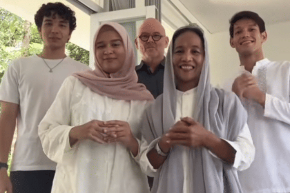 5 Fakta Keluarga Naufal Samudra, Memiliki Keturunan Campuran 4.png