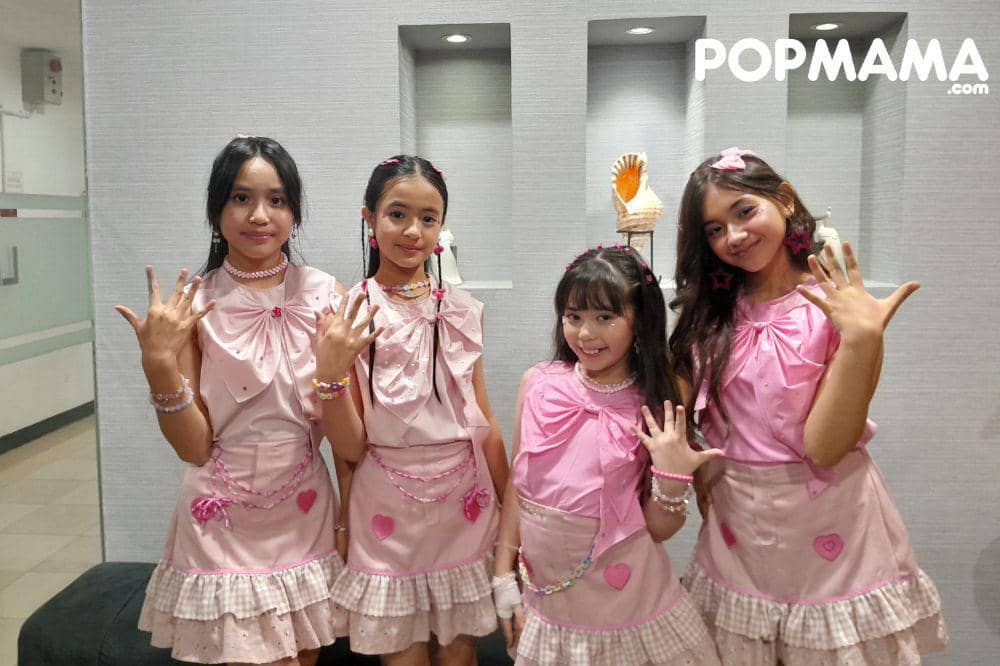 Persiapan Glitter sebelum tampil di acara Popmama Birthday Bash 2026