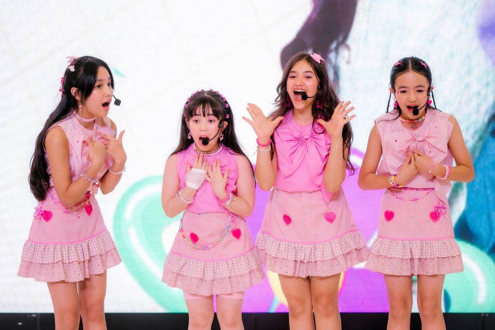 Glitter di acara Popmama Birthday Bash 2026