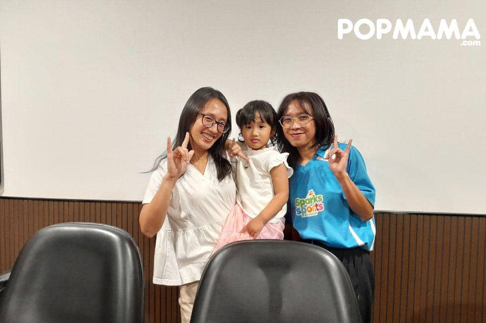 Ruth dari Sparks Academy bersama Mama dan coach di acara Popmama Birthday Bash 2026