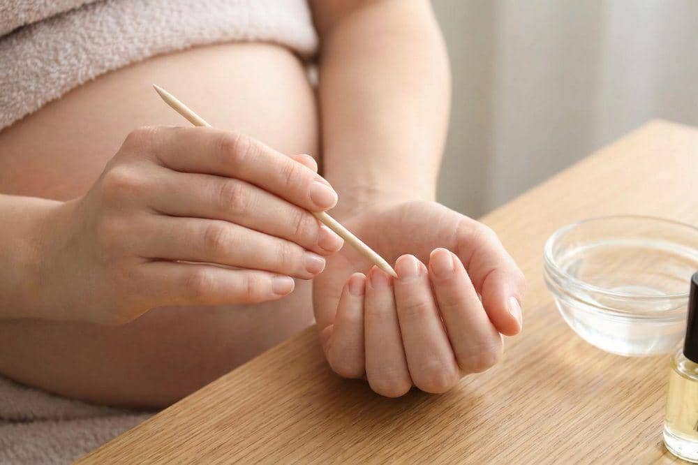 7 Tips Merawat Kuku Tetap Sehat saat Hamil 4