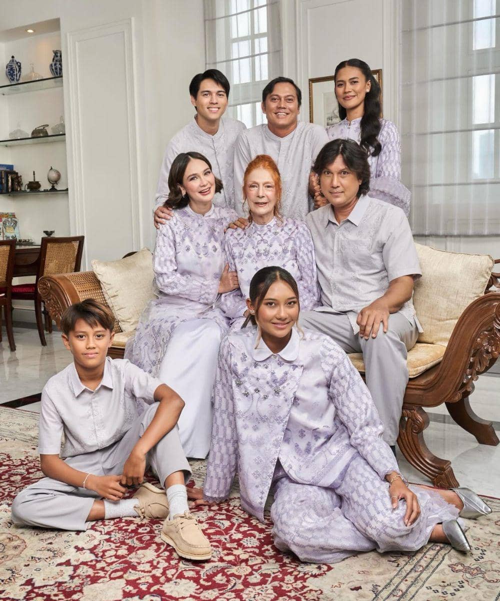 Potret keluarga Luna Maya jadi model baju muslim 