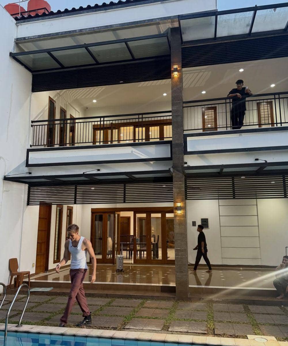 7 Foto Rumah Baru Aisar Khaled yang Mewah 5