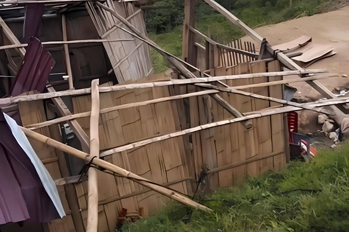 bangunan rubuh di SMP Negeri 48 Sa Ate Gaikiu