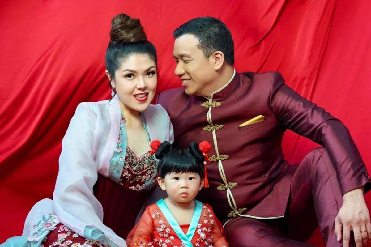 Tina Toon Unggah Potret Anak Pertama saat Imlek 2026, Gemas Banget