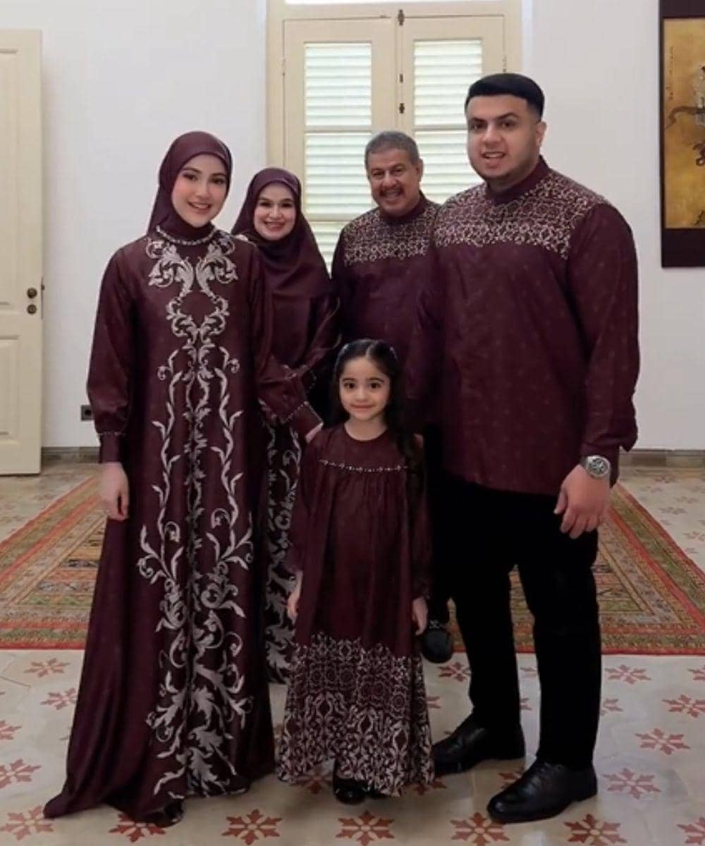 Potret keluarga Fadil Jaidi jadi model Baju Muslim brand lokal 5.jpg