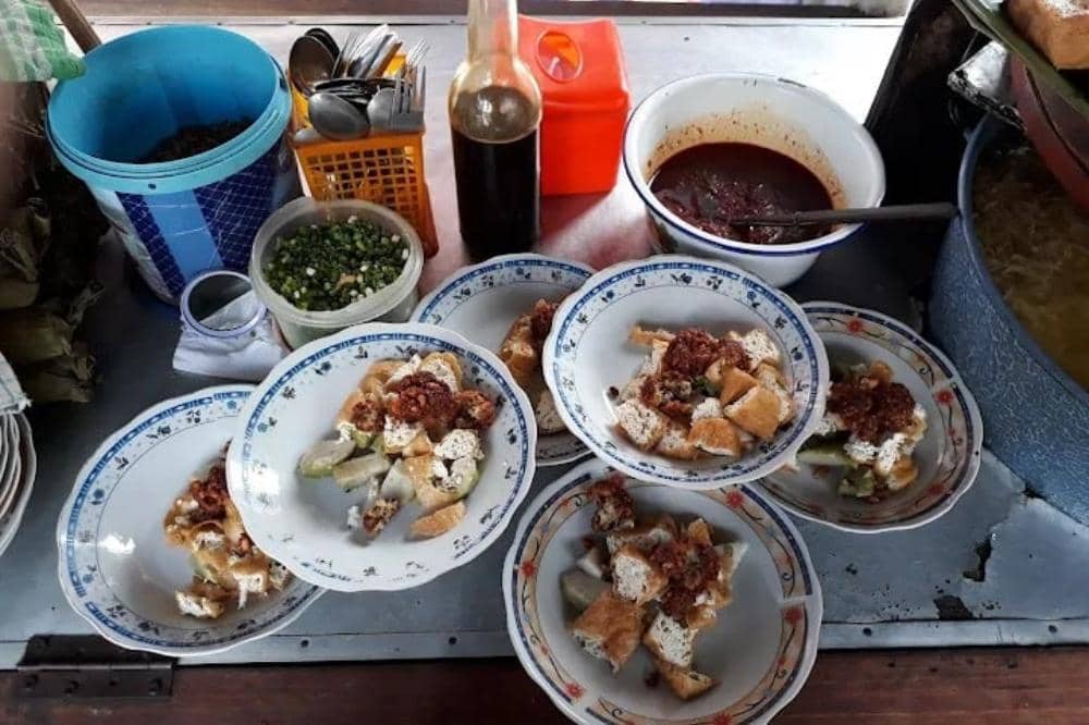 6 Tempat Sarapan di Surabaya yang Wajib Dicoba Pecinta Kuliner.jpg