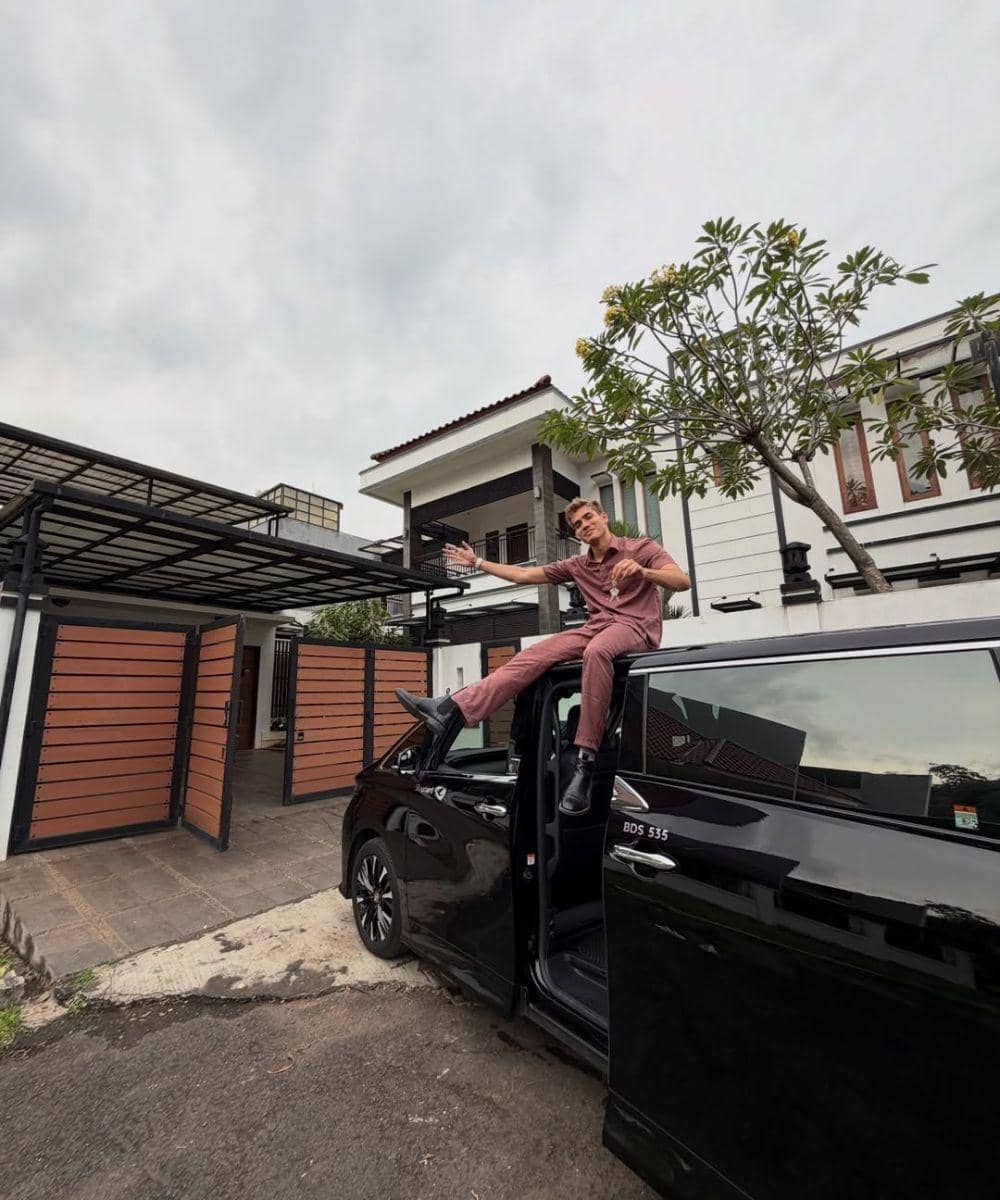 7 Foto Rumah Baru Aisar Khaled yang Mewah 1