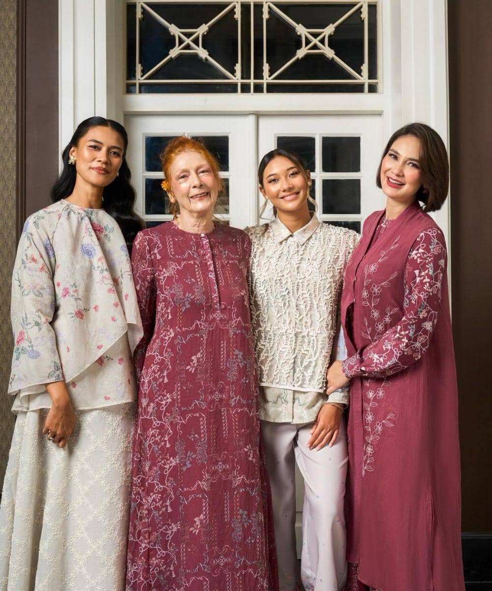 Potret keluarga Luna Maya jadi model baju muslim 