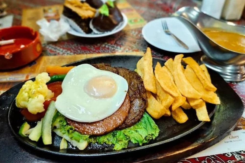 7 Tempat Sarapan di Medan yang Enak dan Cocok untuk Keluarga.jpg