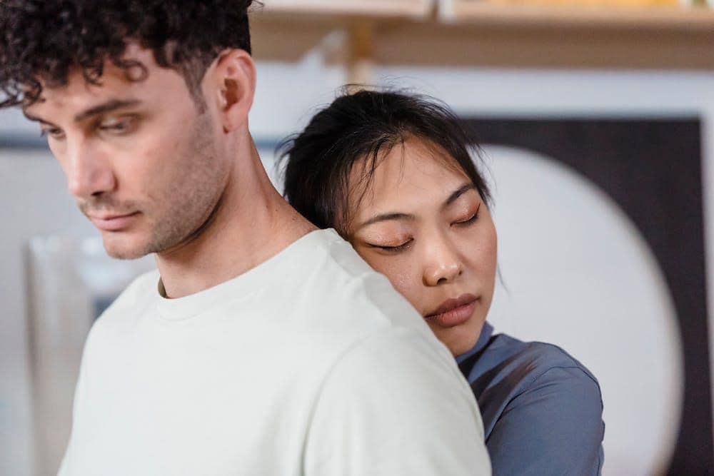 ilustrasi minta maaf sama pasangan