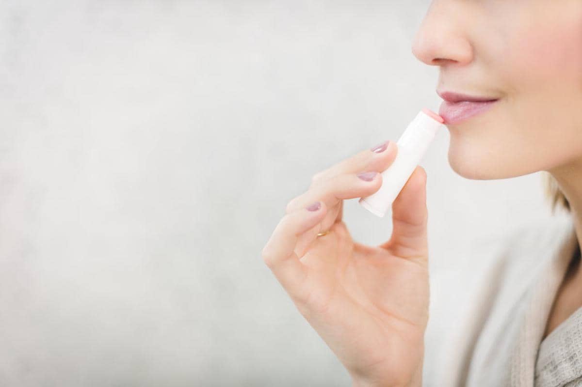 Rekomendasi Lip Balm dengan Kandungan SPF yang Penting untuk Bibir