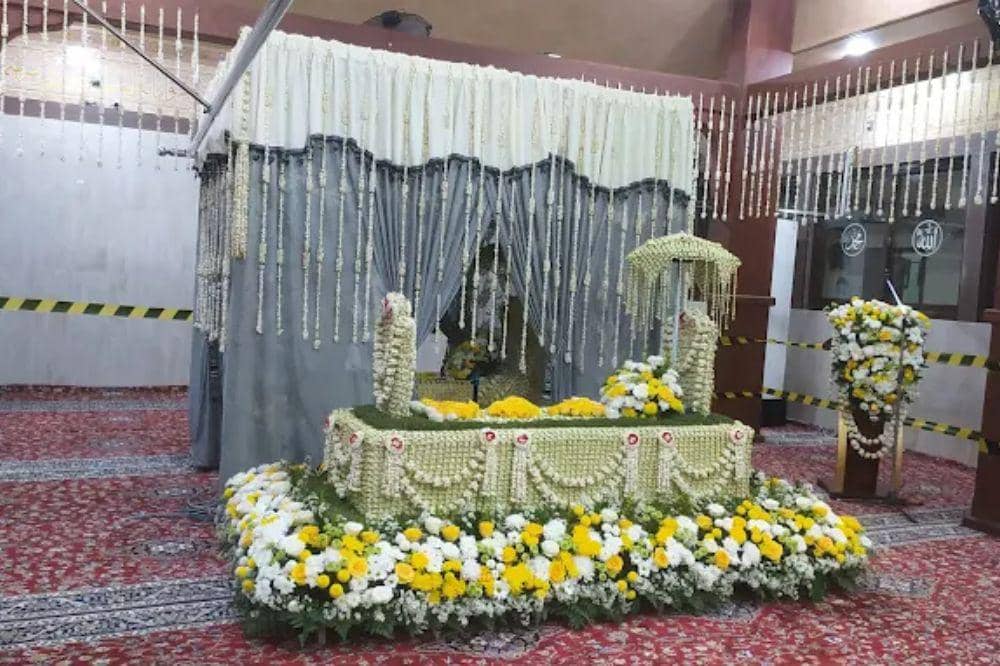 5 Wisata Religi Gresik untuk Ziarah dan Refleksi Diri