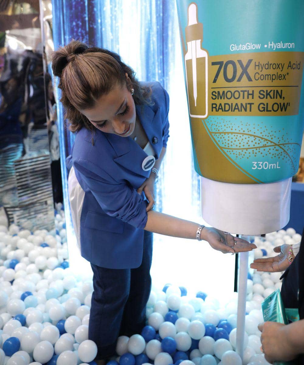 Vaseline Gluta-Hya Hydration Clinic