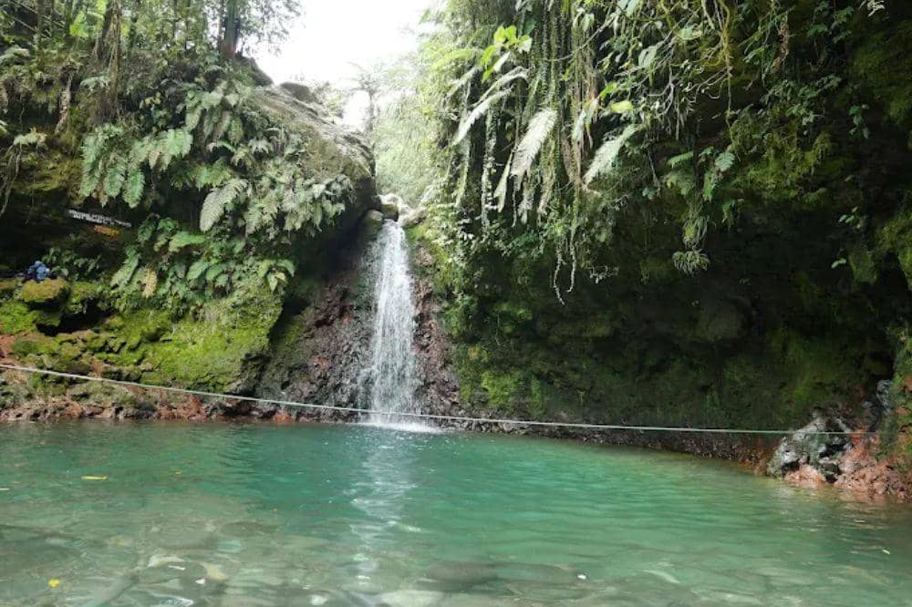 8 Curug di Gunung Salak dengan Trek Seru dan Pemandangan Hijau - Curug Ngumpet