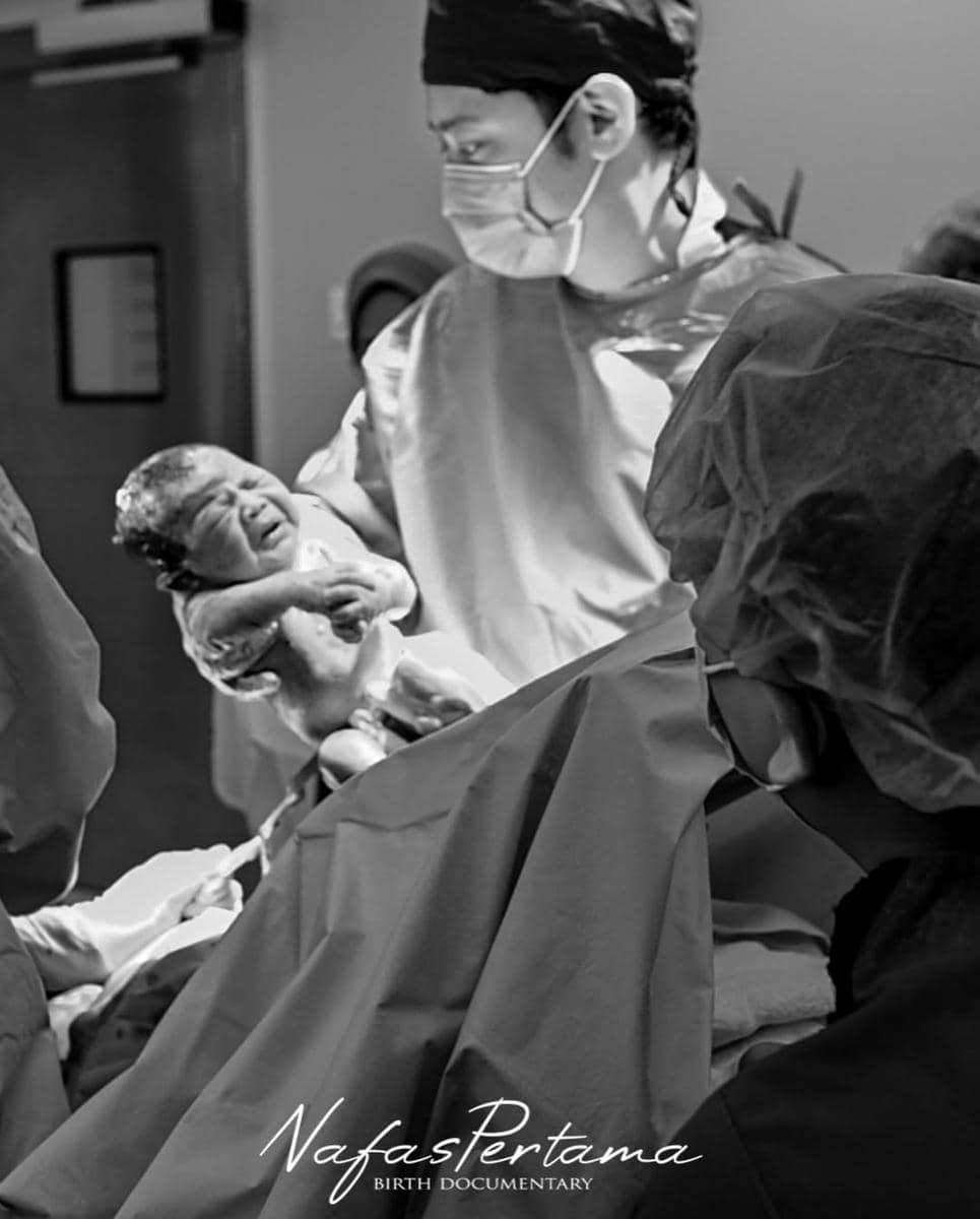 putri habibie melahirkan