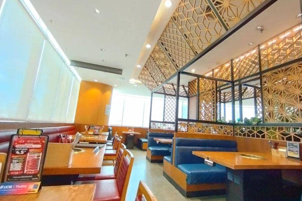 8 Tempat Makan Halal di Central Park, Nyaman buat Keluarga