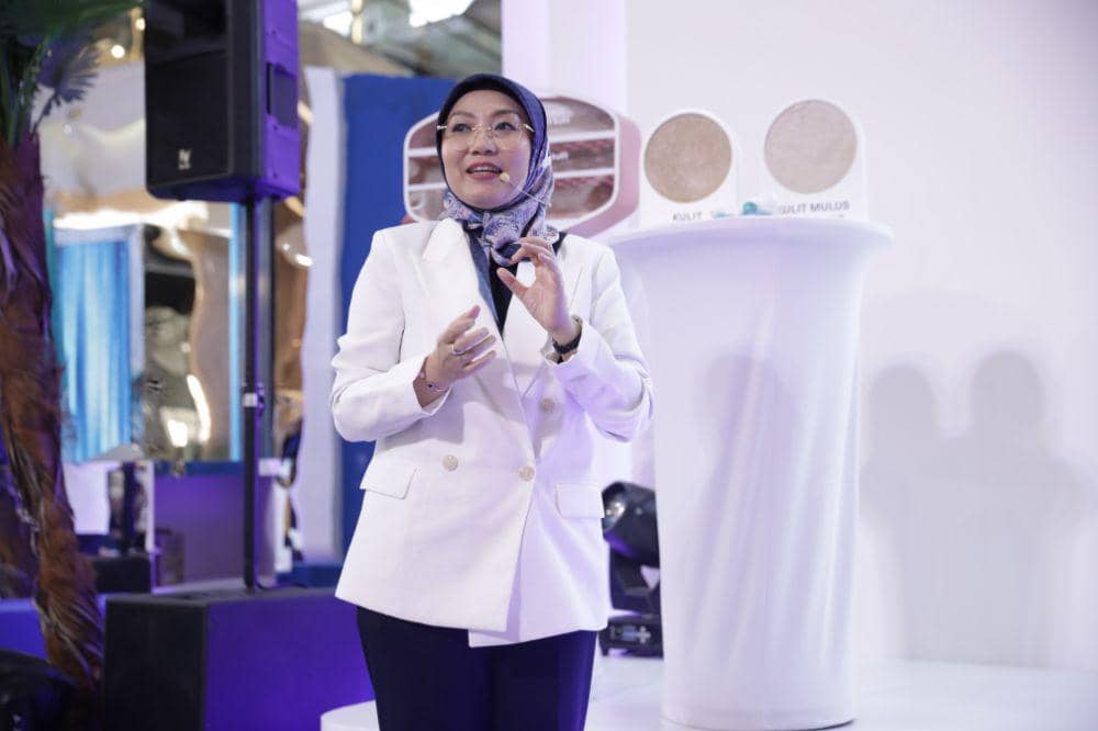 Vaseline Gluta-Hya Hydration Clinic