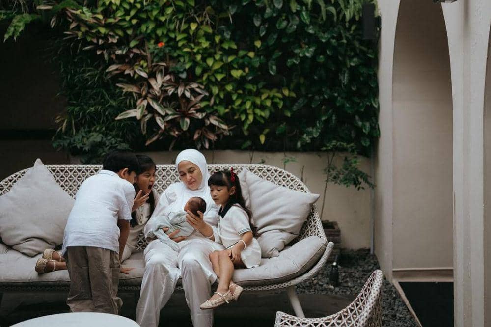 Usai Melahirkan, Nina Zatulini Sebut Peran Ibu Tak Ada Akhirnya.jpg