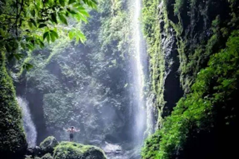 8 Curug di Gunung Salak dengan Trek Seru dan Pemandangan Hijau - Curug Seribu