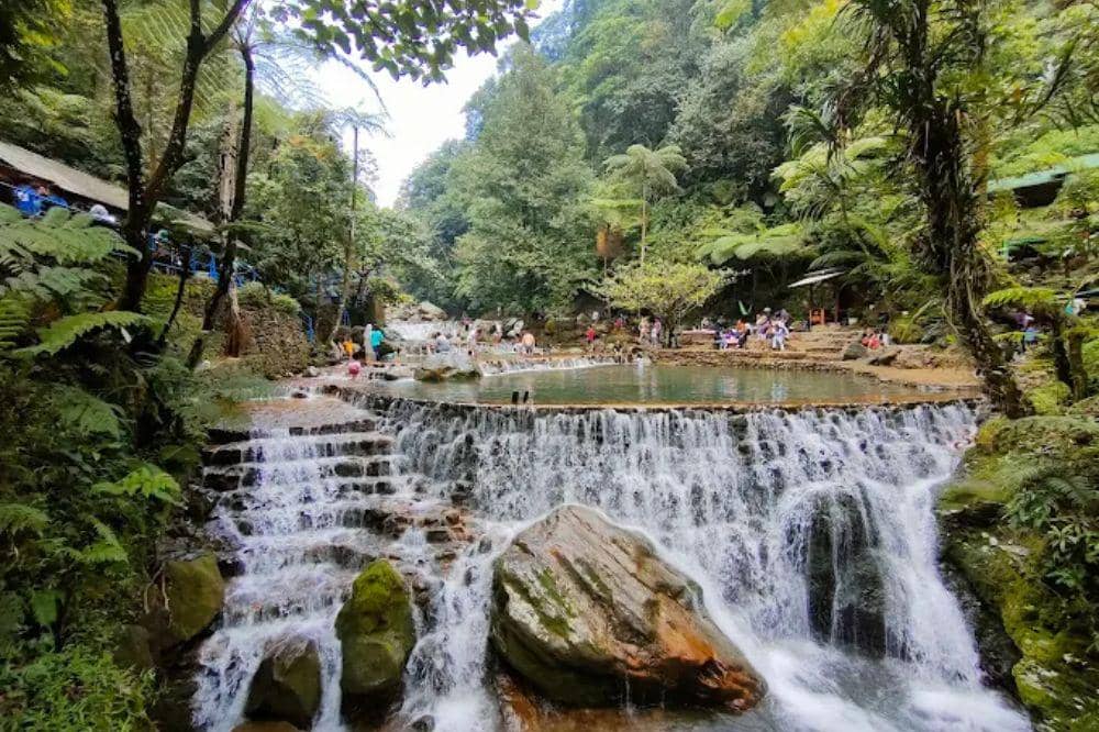 8 Curug di Gunung Salak dengan Trek Seru dan Pemandangan Hijau - Curug Lembah Tepus