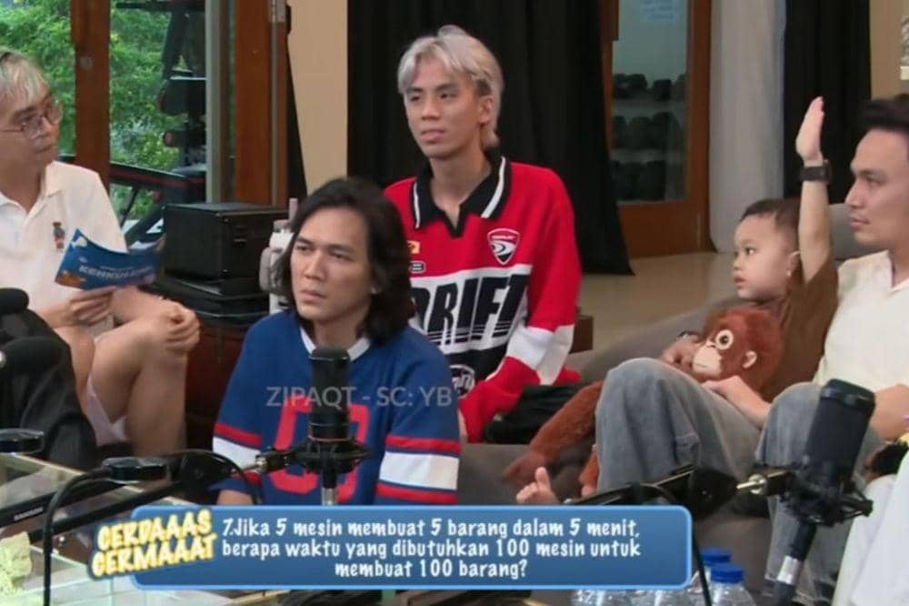 Sesi cerdas cermat Ken dan AAA Clan